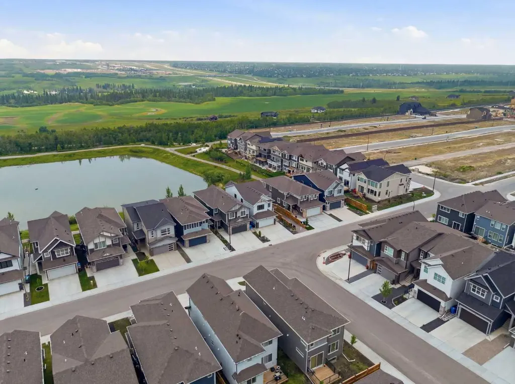 826 Alpine Drive SW Calgary AB T2Y 0S4