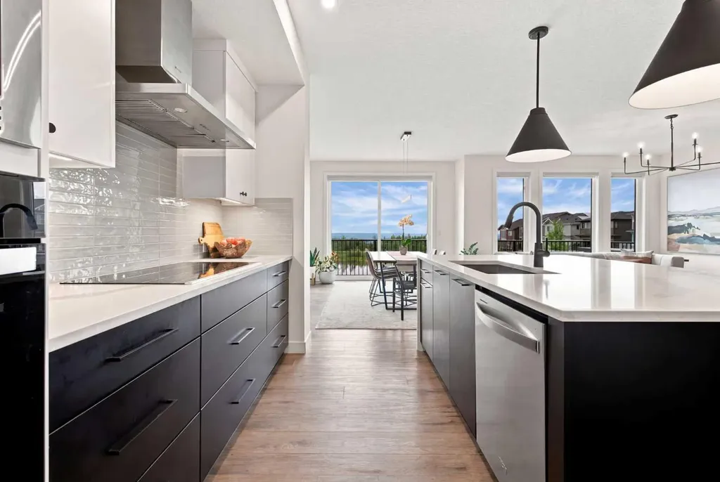 826 Alpine Drive SW Calgary AB T2Y 0S4