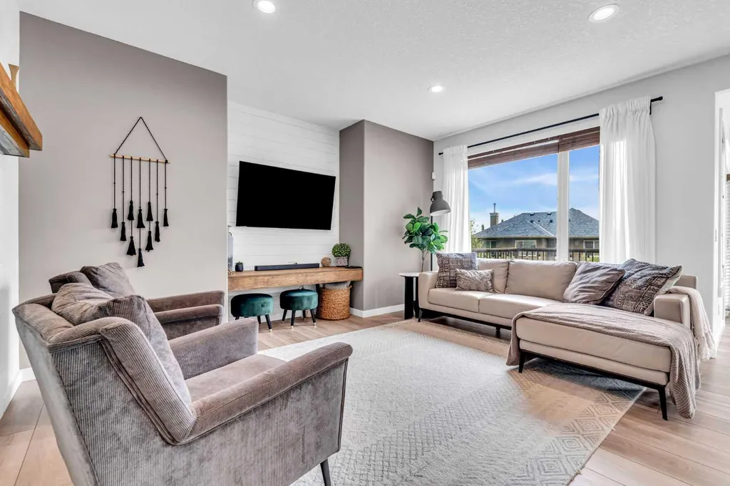 452 Evergreen Circle SW Calgary AB T2Y 0H2