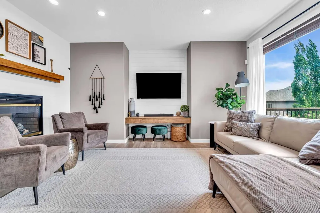 452 Evergreen Circle SW Calgary AB T2Y 0H2