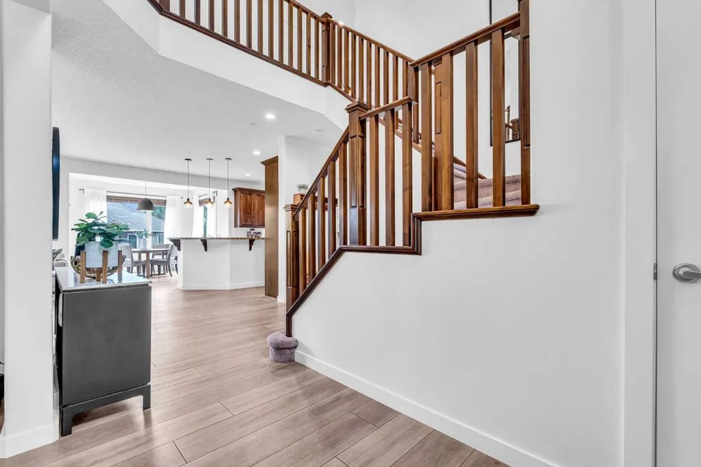 452 Evergreen Circle SW Calgary AB T2Y 0H2