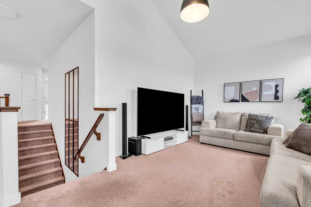 452 Evergreen Circle SW Calgary AB T2Y 0H2