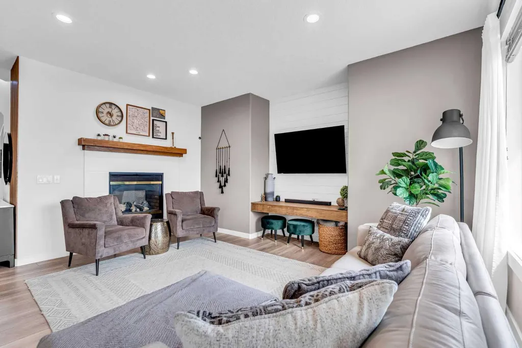 452 Evergreen Circle SW Calgary AB T2Y 0H2