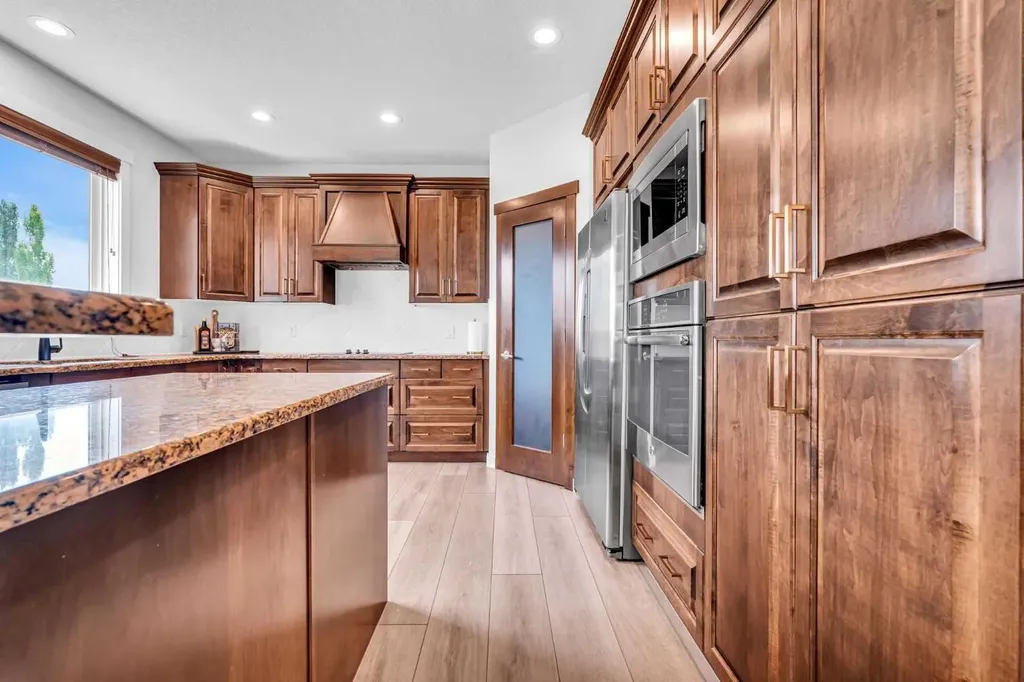 452 Evergreen Circle SW Calgary AB T2Y 0H2