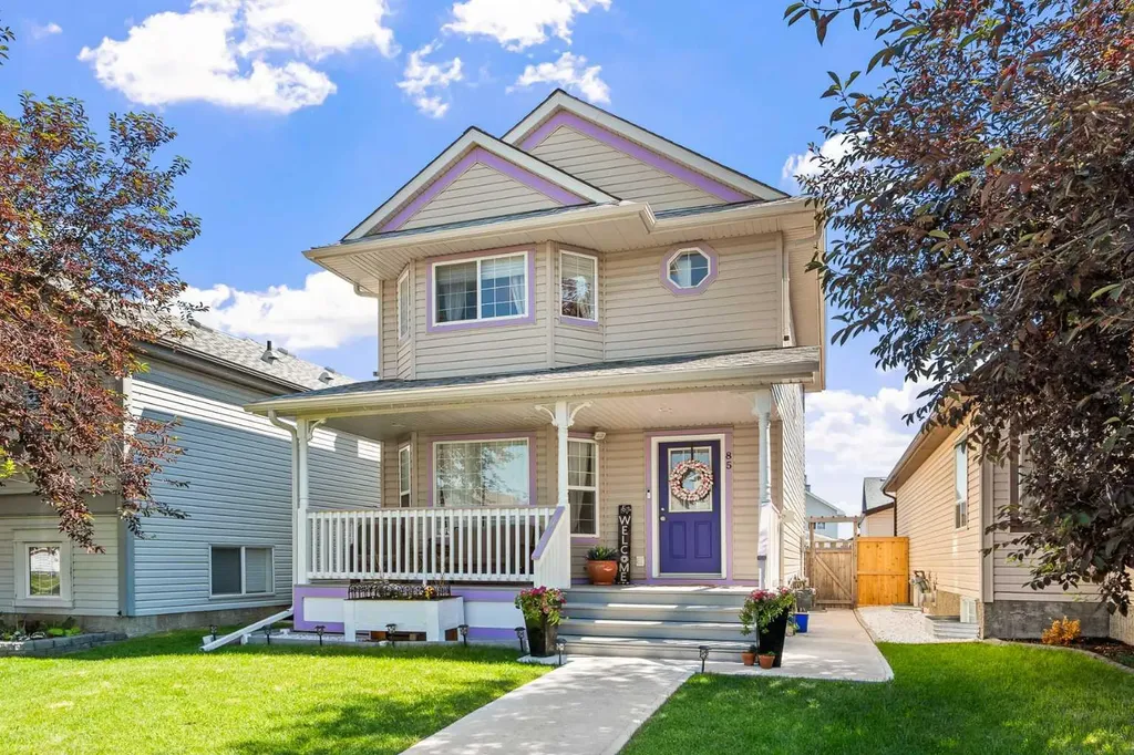 85 Evermeadow Manor SW Calgary AB T2Y 4W8