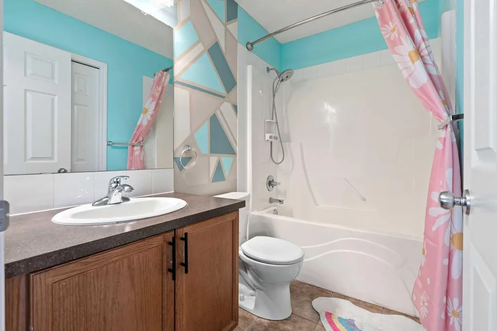 85 Evermeadow Manor SW Calgary AB T2Y 4W8