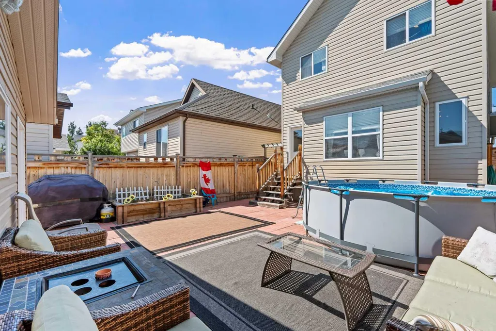 85 Evermeadow Manor SW Calgary AB T2Y 4W8