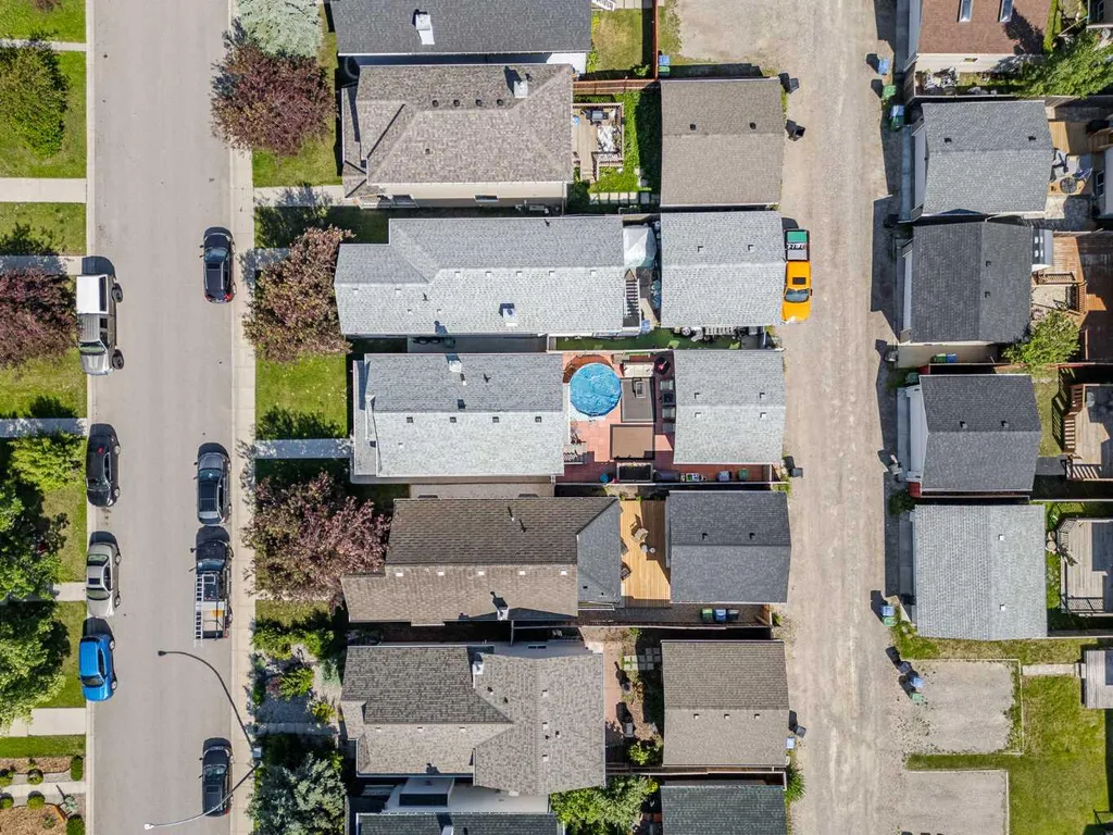 85 Evermeadow Manor SW Calgary AB T2Y 4W8