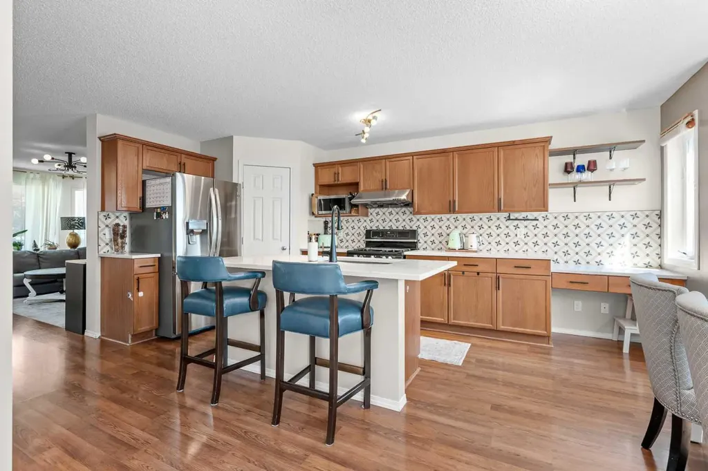 85 Evermeadow Manor SW Calgary AB T2Y 4W8