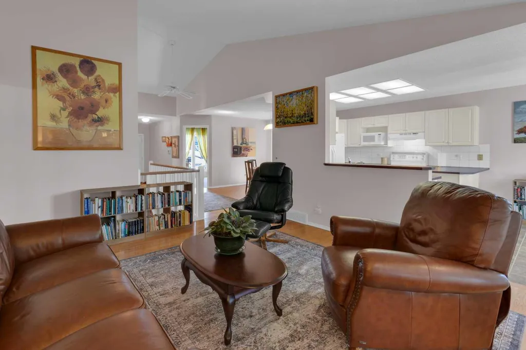 80 Scanlon Green NW Calgary AB T3L 1N6