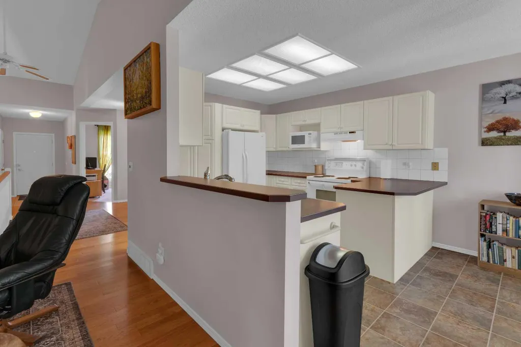 80 Scanlon Green NW Calgary AB T3L 1N6