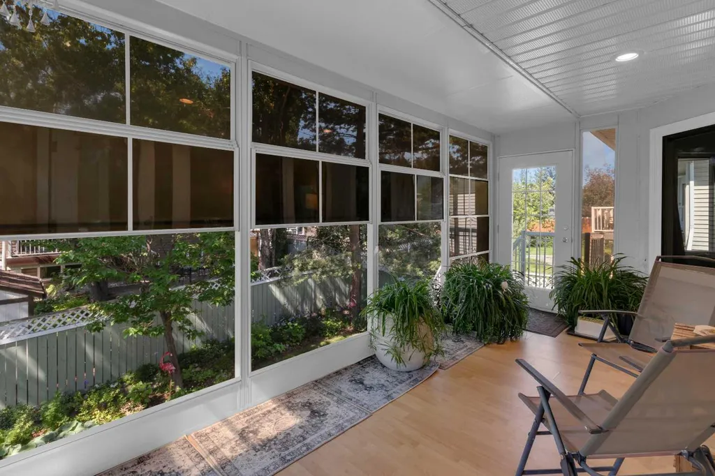80 Scanlon Green NW Calgary AB T3L 1N6