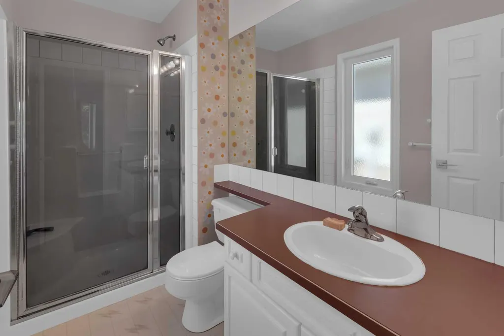 80 Scanlon Green NW Calgary AB T3L 1N6