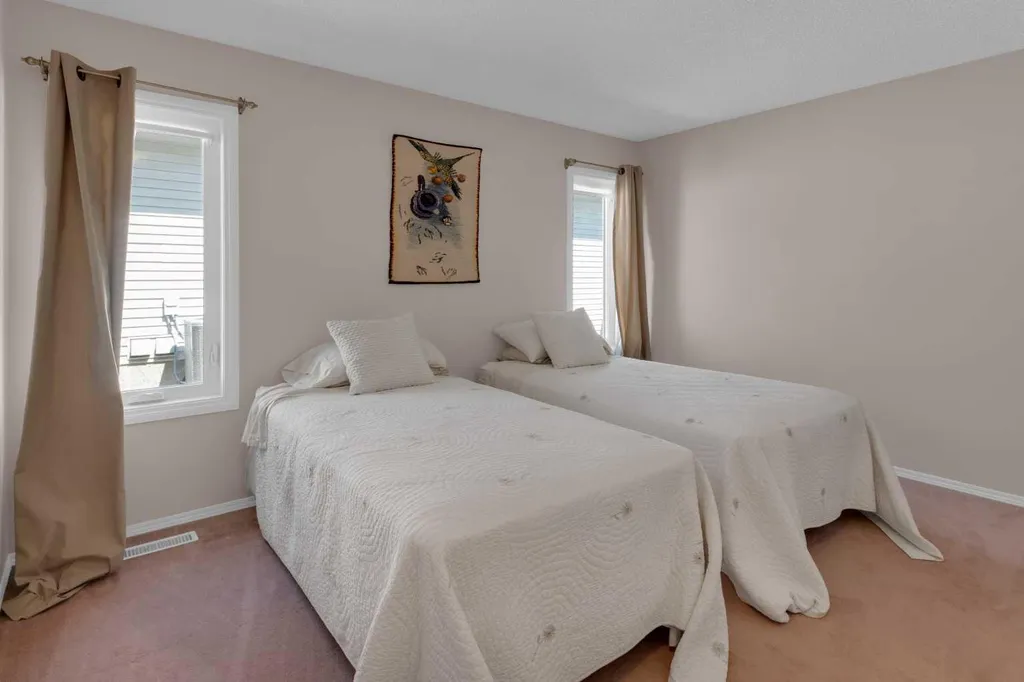 80 Scanlon Green NW Calgary AB T3L 1N6