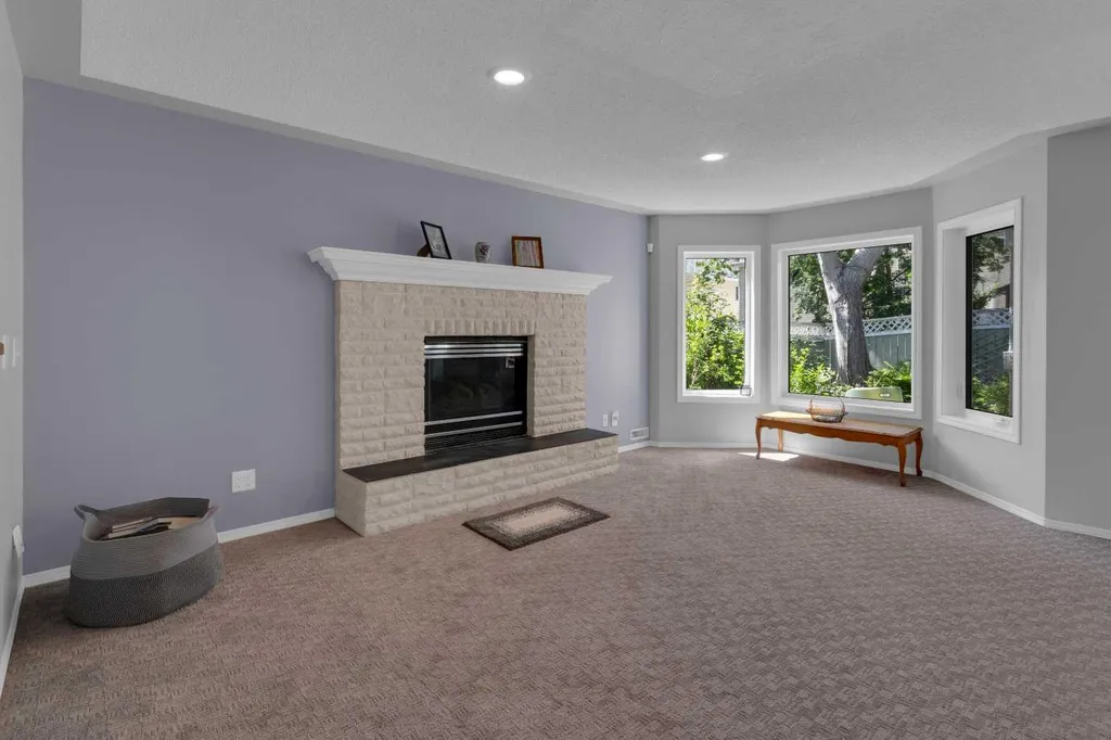 80 Scanlon Green NW Calgary AB T3L 1N6