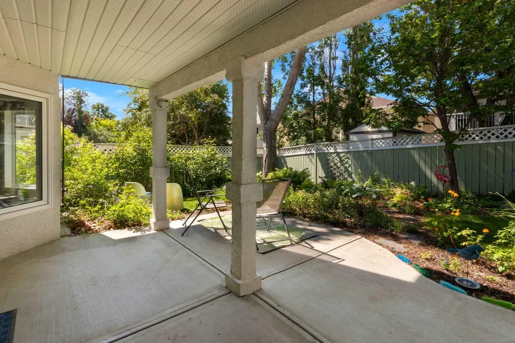 80 Scanlon Green NW Calgary AB T3L 1N6