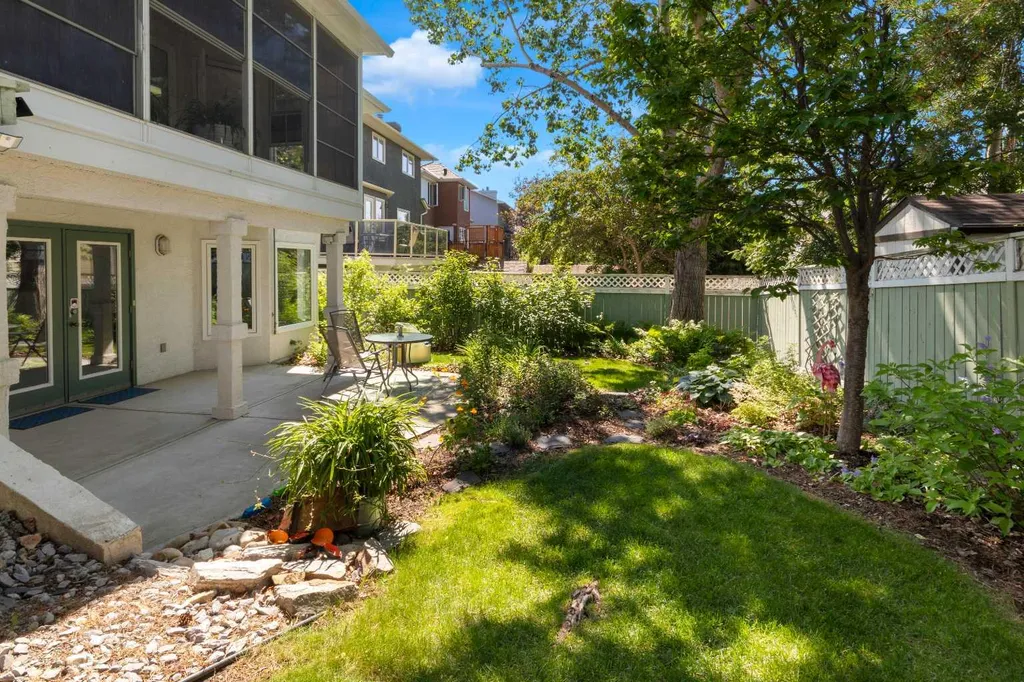 80 Scanlon Green NW Calgary AB T3L 1N6