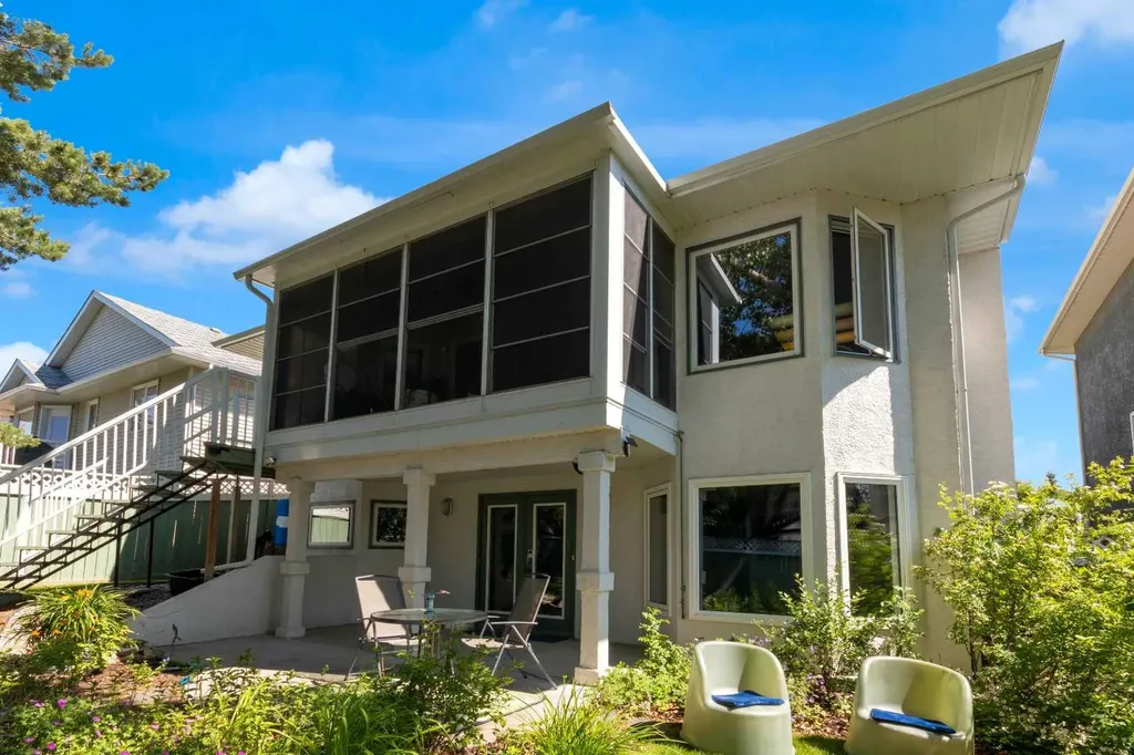 80 Scanlon Green NW Calgary AB T3L 1N6