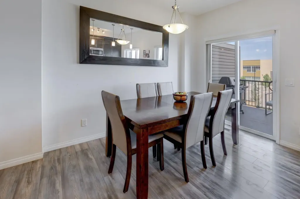 673 Hillcrest Road SW Airdrie AB T4B4C7