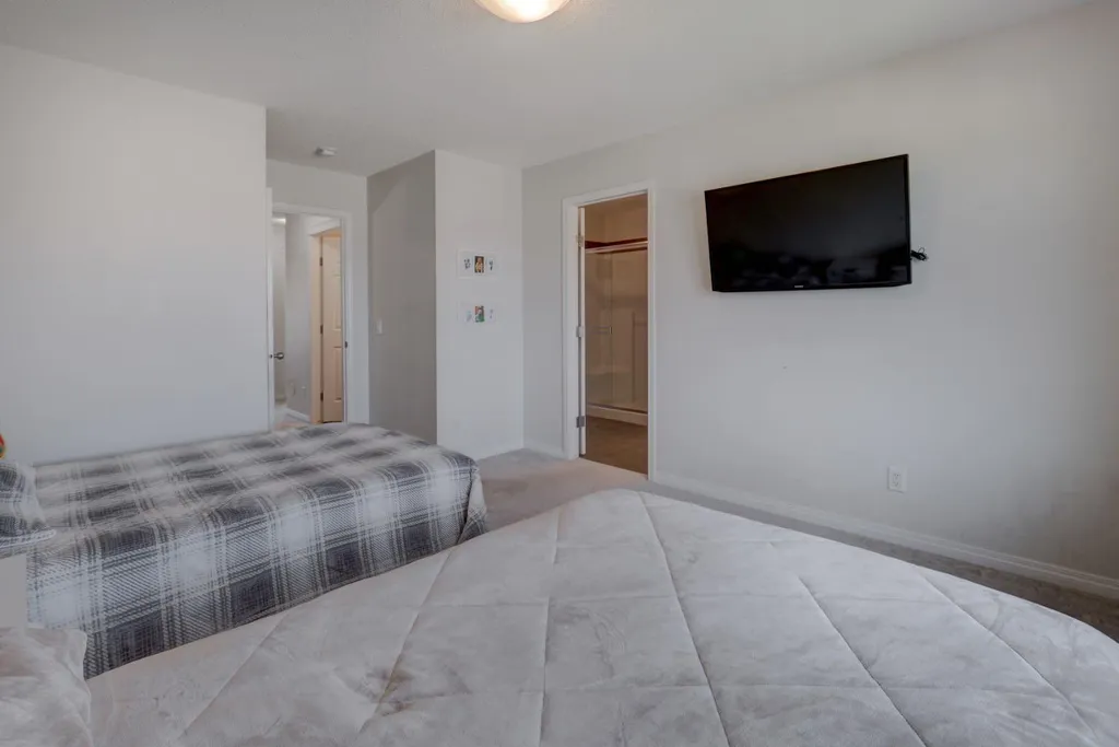 673 Hillcrest Road SW Airdrie AB T4B4C7