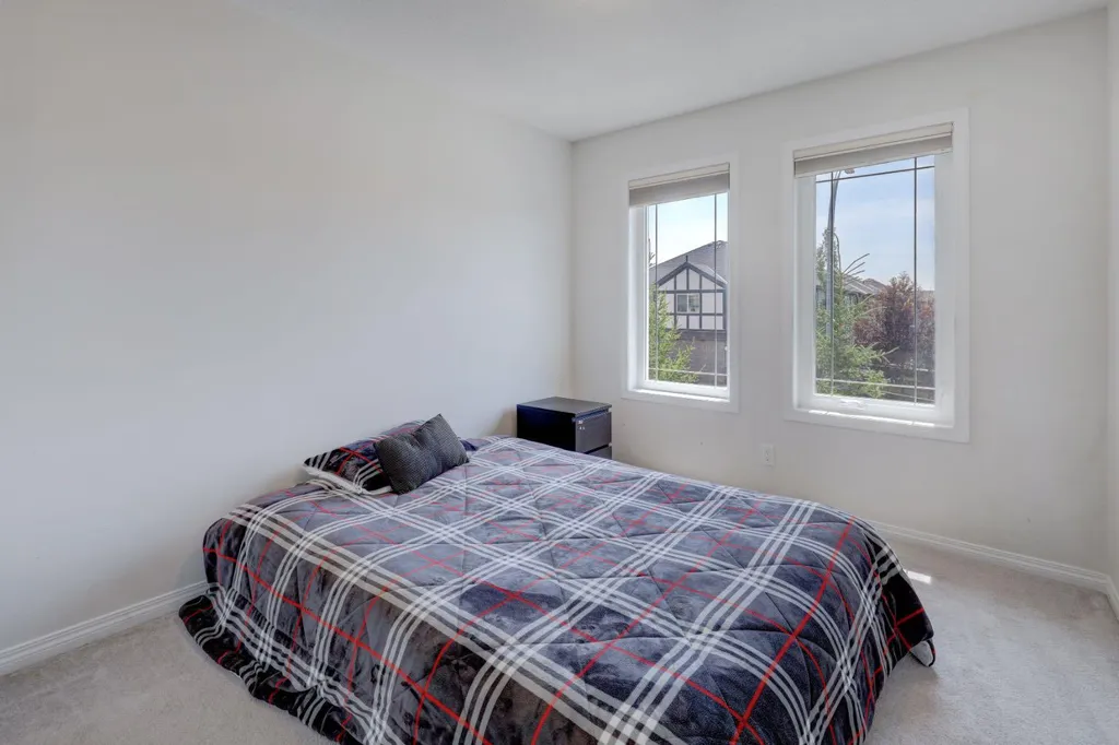 673 Hillcrest Road SW Airdrie AB T4B4C7