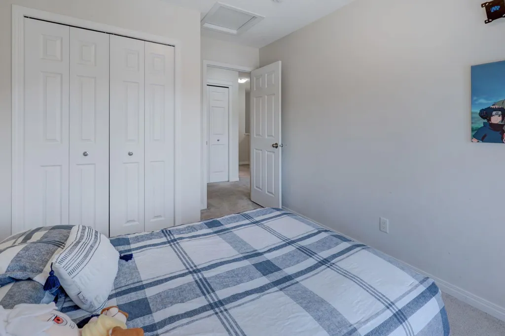 673 Hillcrest Road SW Airdrie AB T4B4C7