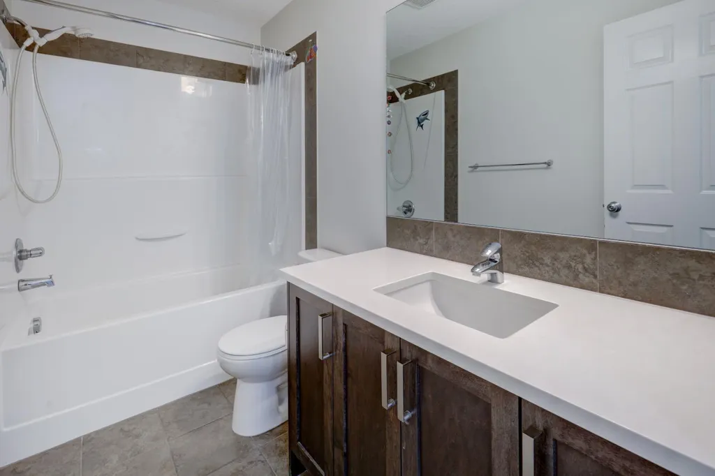 673 Hillcrest Road SW Airdrie AB T4B4C7