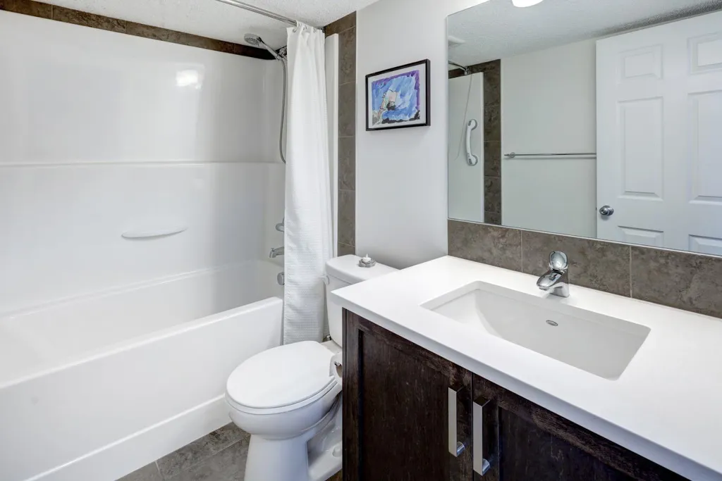 673 Hillcrest Road SW Airdrie AB T4B4C7