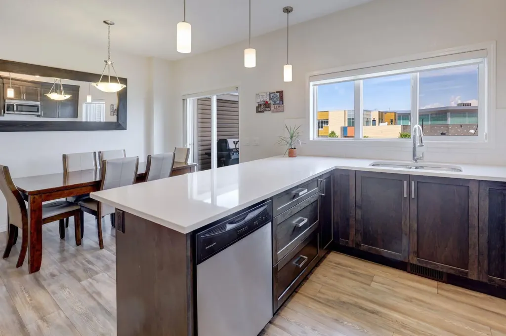 673 Hillcrest Road SW Airdrie AB T4B4C7