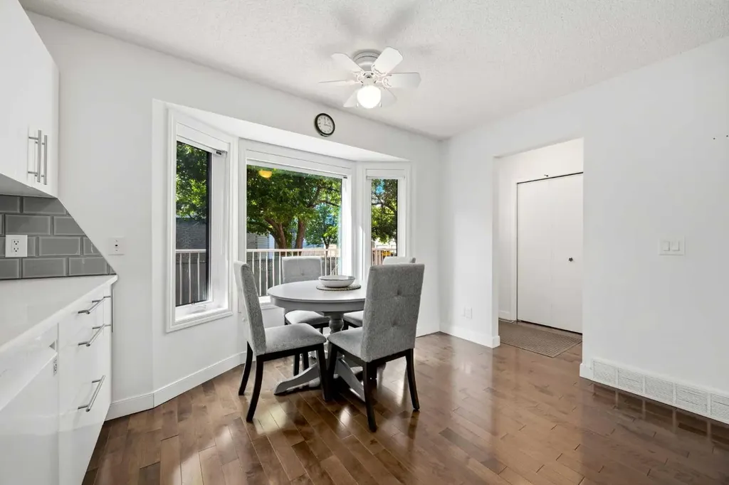 292 Cedarwood Park SW Calgary AB T2W 5X6