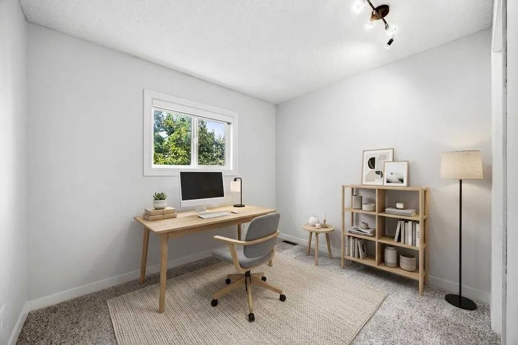 292 Cedarwood Park SW Calgary AB T2W 5X6