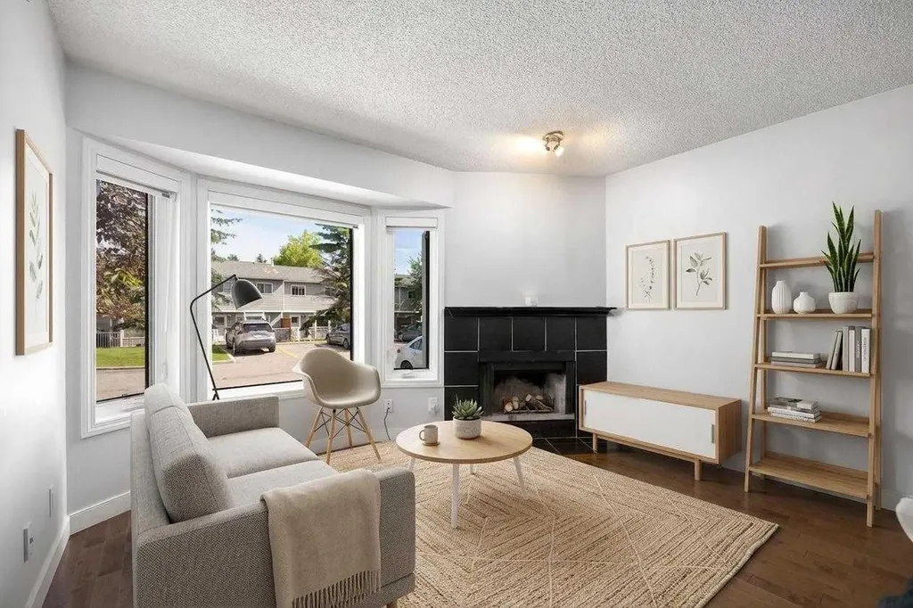 292 Cedarwood Park SW Calgary AB T2W 5X6