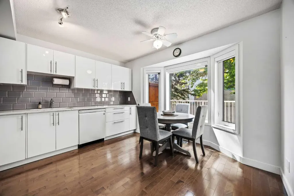 292 Cedarwood Park SW Calgary AB T2W 5X6