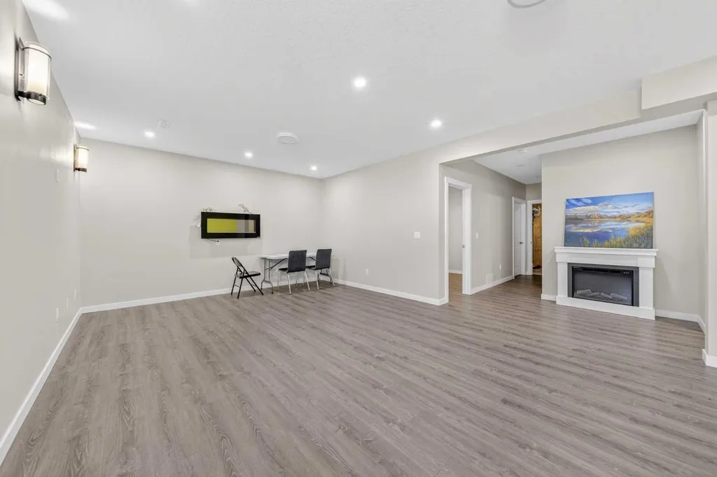 234 West Grove Point SW Calgary AB T3H 1Y7