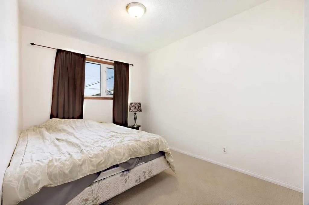 933 Marcombe Drive NE Calgary AB T2A 3H2