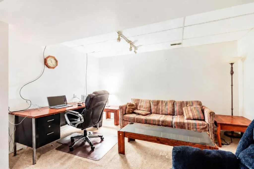 933 Marcombe Drive NE Calgary AB T2A 3H2