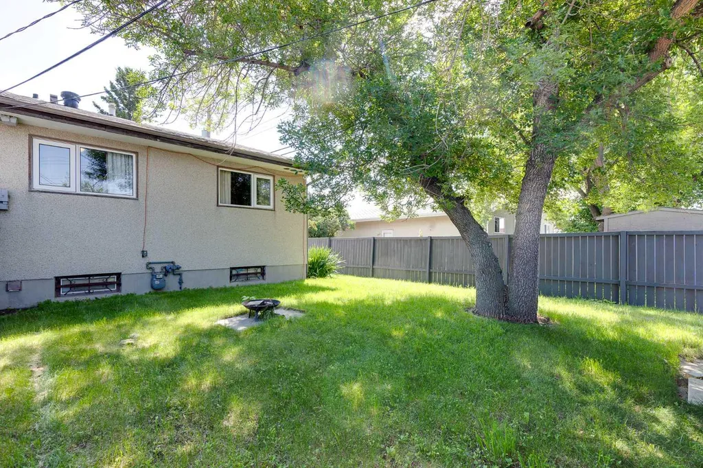 933 Marcombe Drive NE Calgary AB T2A 3H2