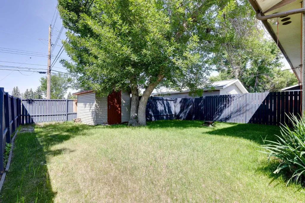 933 Marcombe Drive NE Calgary AB T2A 3H2