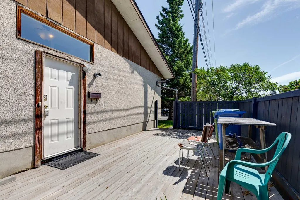 933 Marcombe Drive NE Calgary AB T2A 3H2