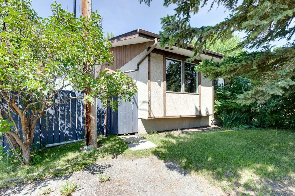 933 Marcombe Drive NE Calgary AB T2A 3H2