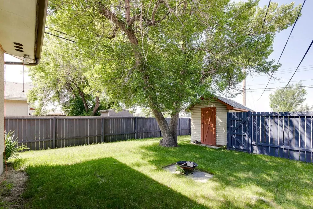 933 Marcombe Drive NE Calgary AB T2A 3H2