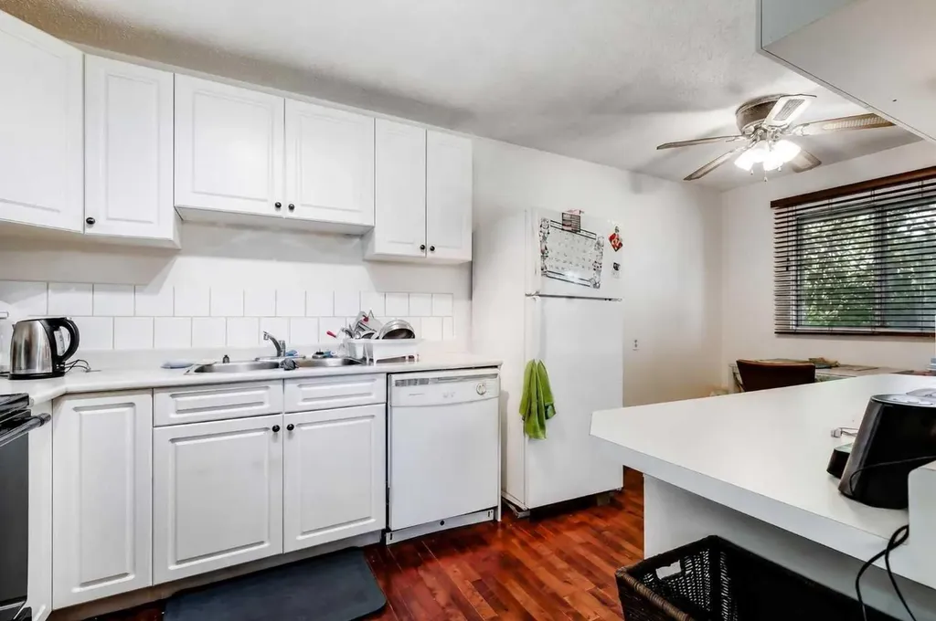 933 Marcombe Drive NE Calgary AB T2A 3H2