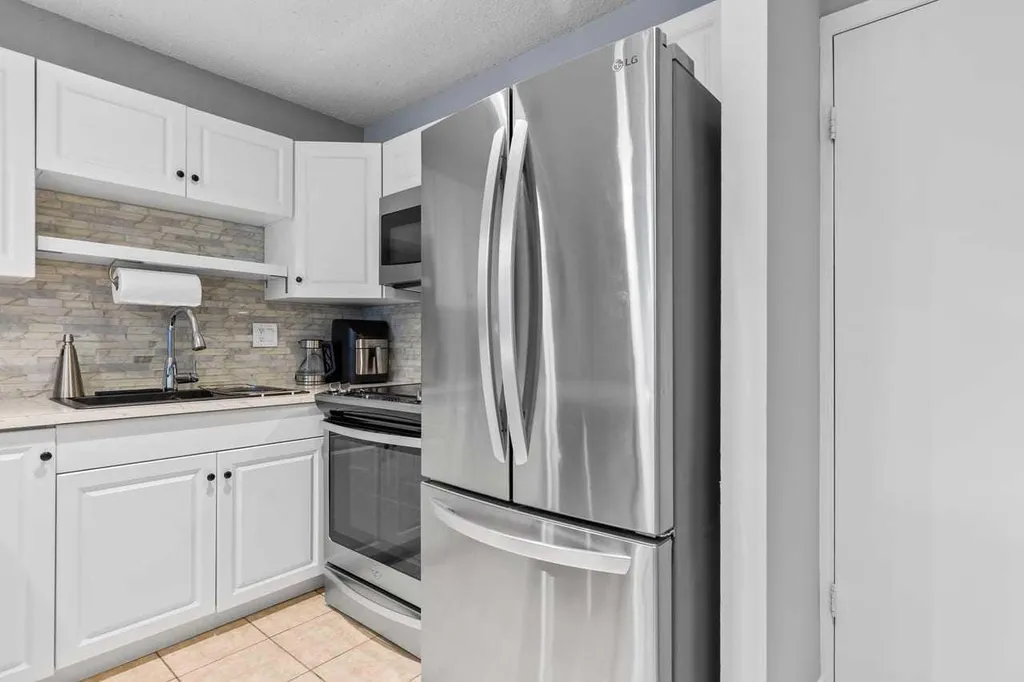10001 Brookpark Boulevard SW Calgary AB T2W 3E3