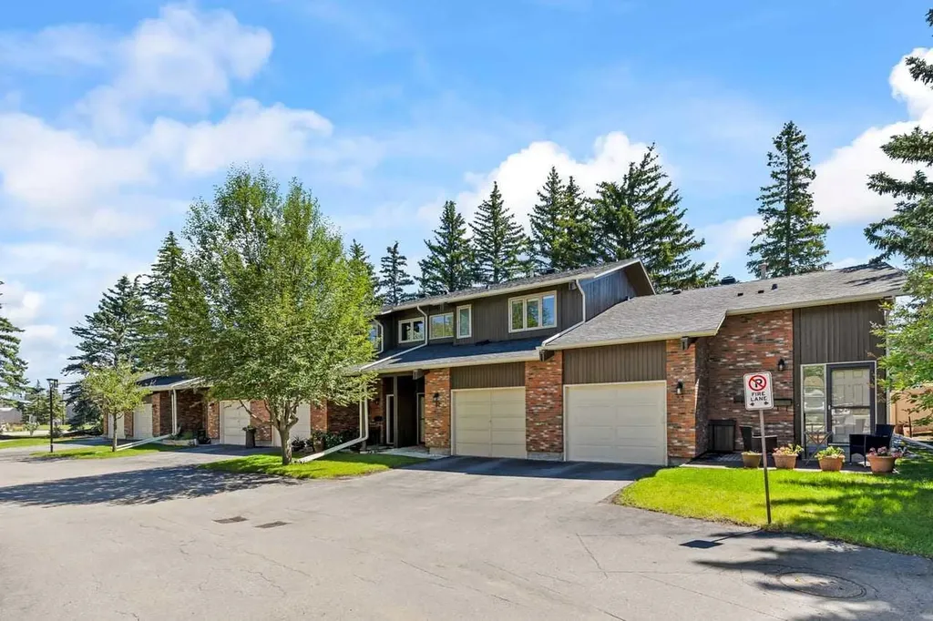 10001 Brookpark Boulevard SW Calgary AB T2W 3E3