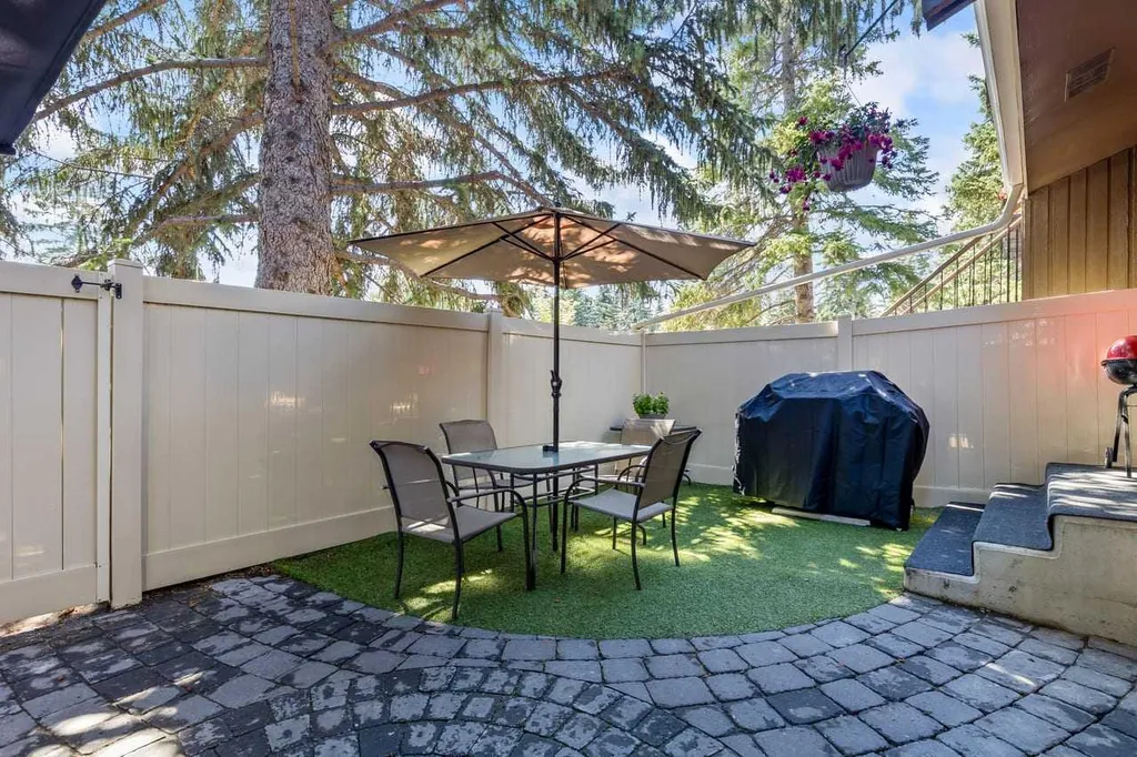 10001 Brookpark Boulevard SW Calgary AB T2W 3E3