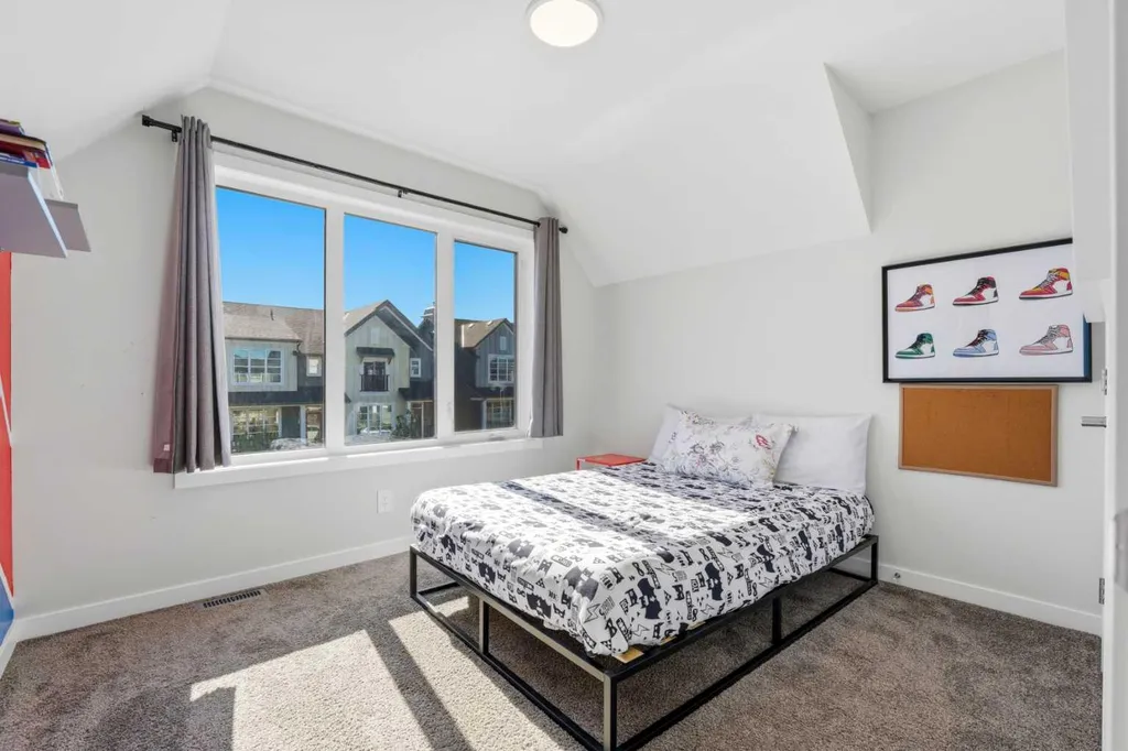 591 Lawthorn Way SE Airdrie AB T4A3N9