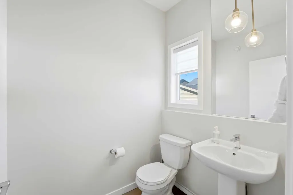 591 Lawthorn Way SE Airdrie AB T4A3N9