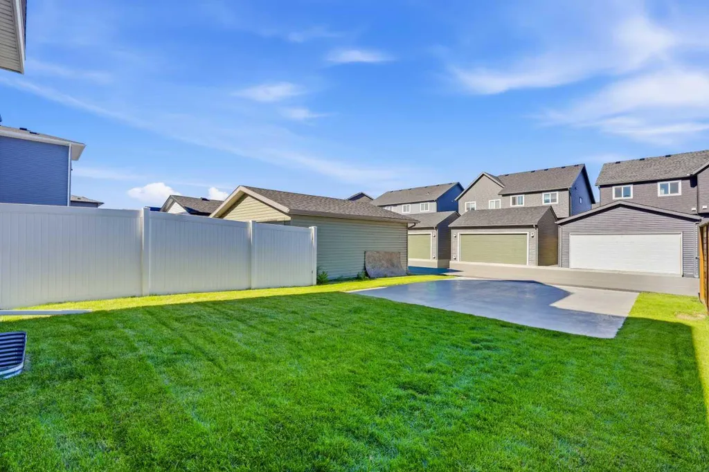 591 Lawthorn Way SE Airdrie AB T4A3N9