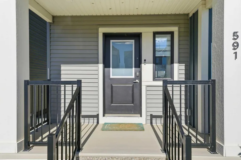 591 Lawthorn Way SE Airdrie AB T4A3N9