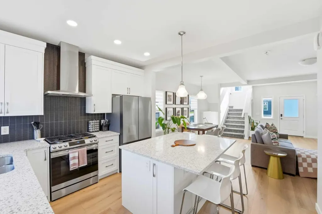591 Lawthorn Way SE Airdrie AB T4A3N9